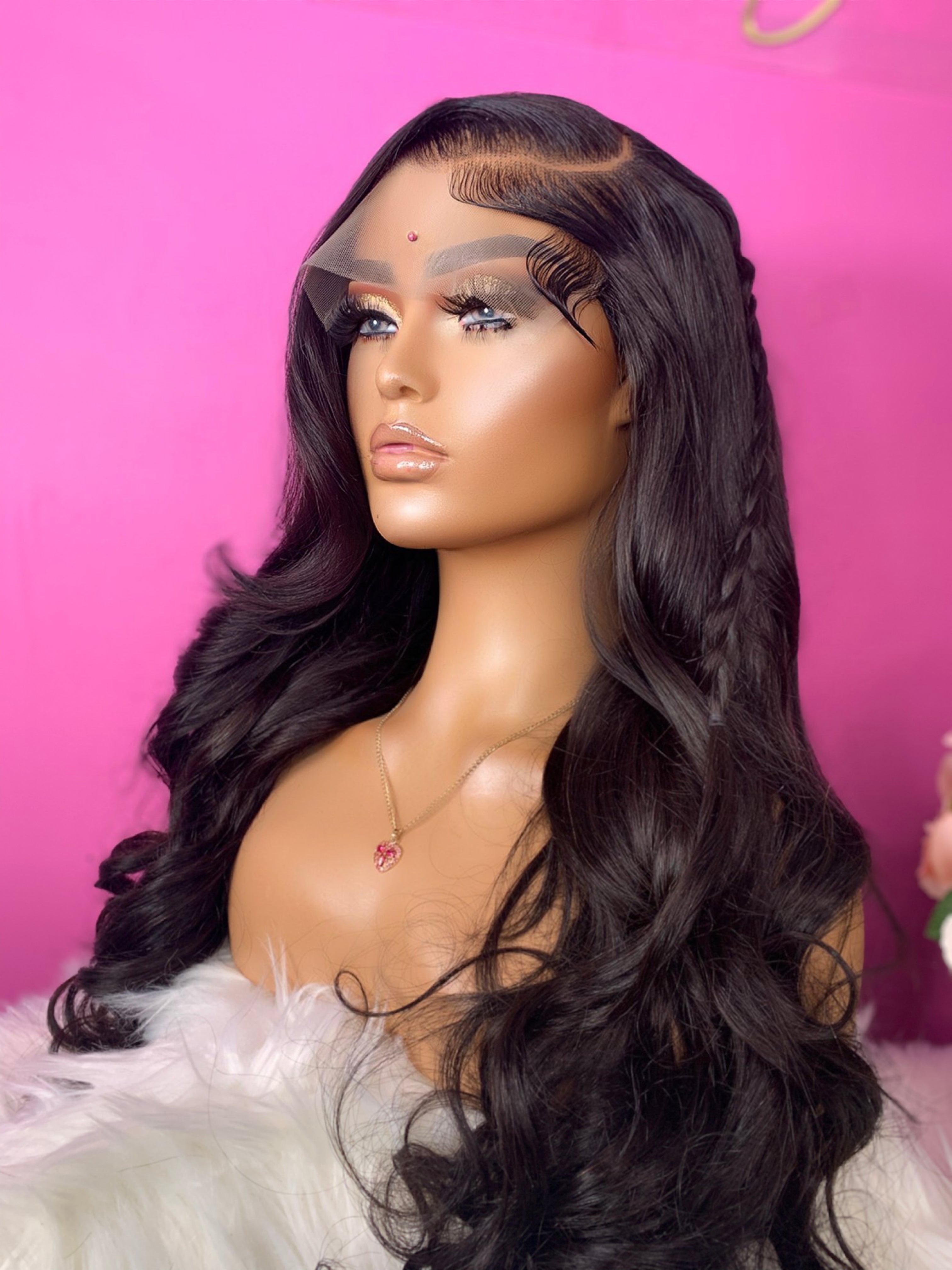 Deja 24” con tiras negras y rubias destacadas